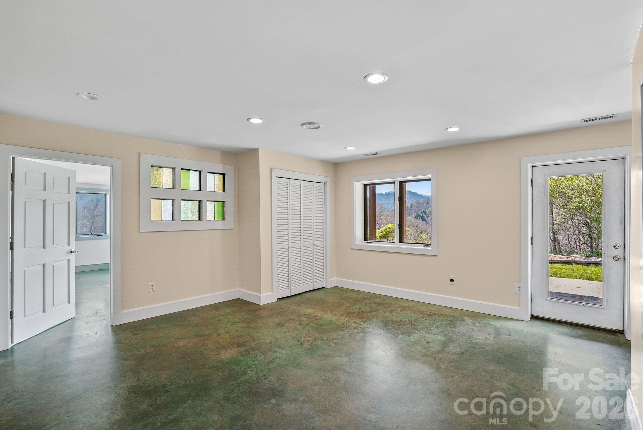 310 Burr Ridge Property Photo 18