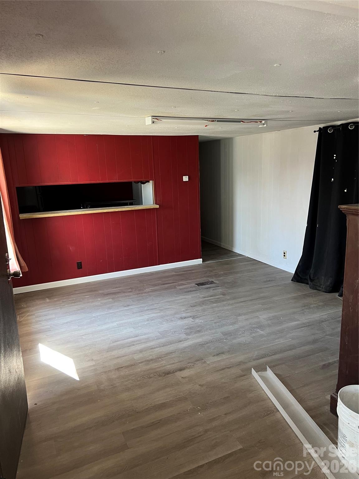 150 Combo Court Property Photo 4