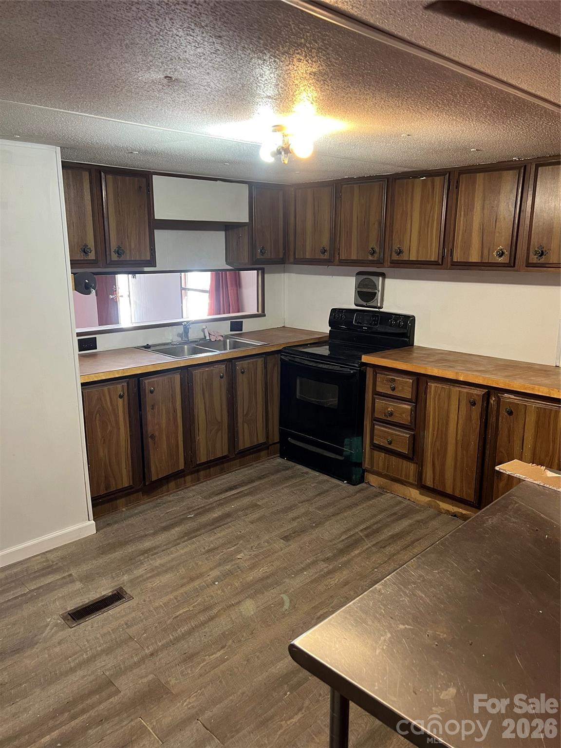 150 Combo Court Property Photo 5