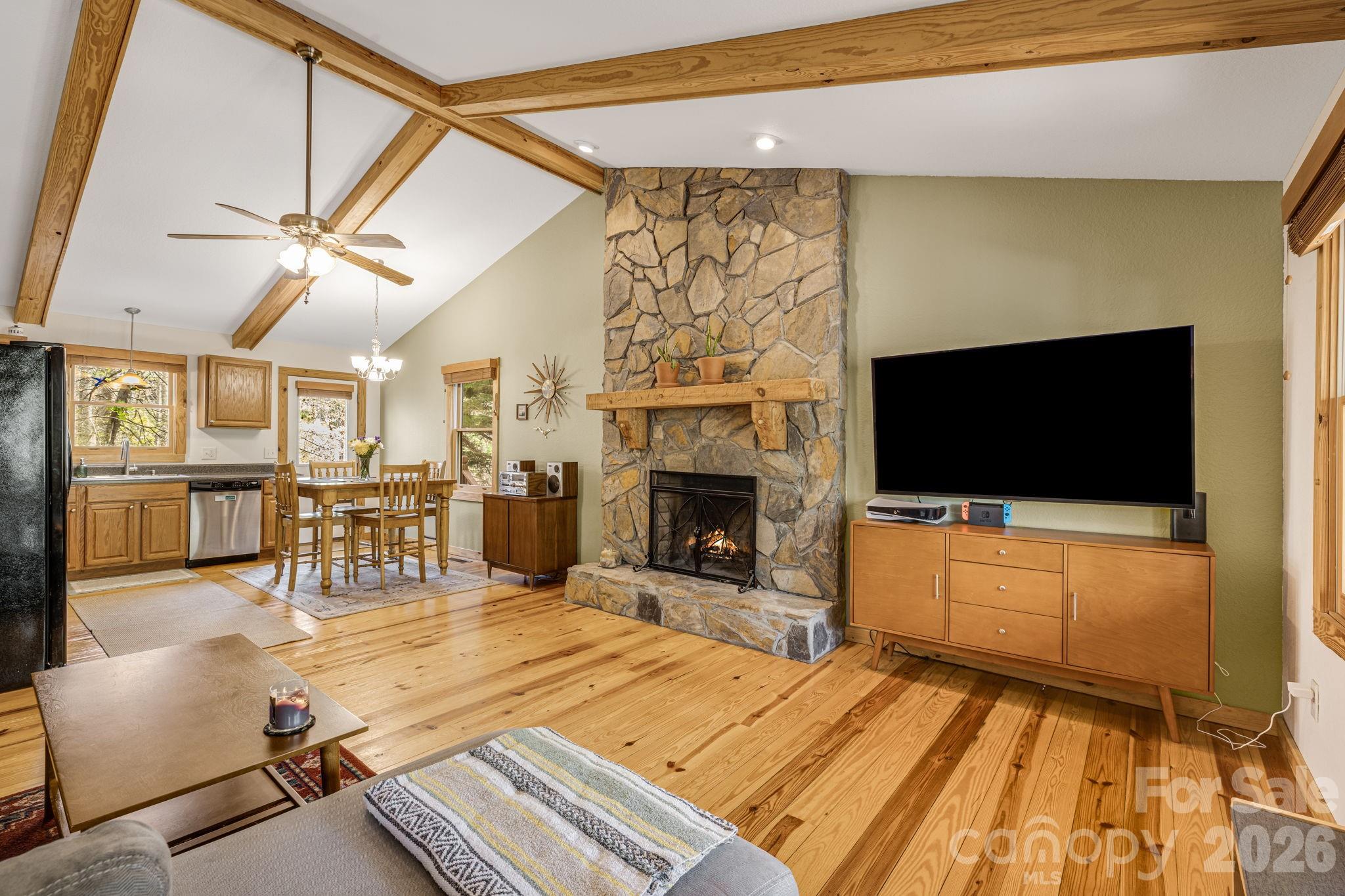 517 Pheasant Street Property Photo 6