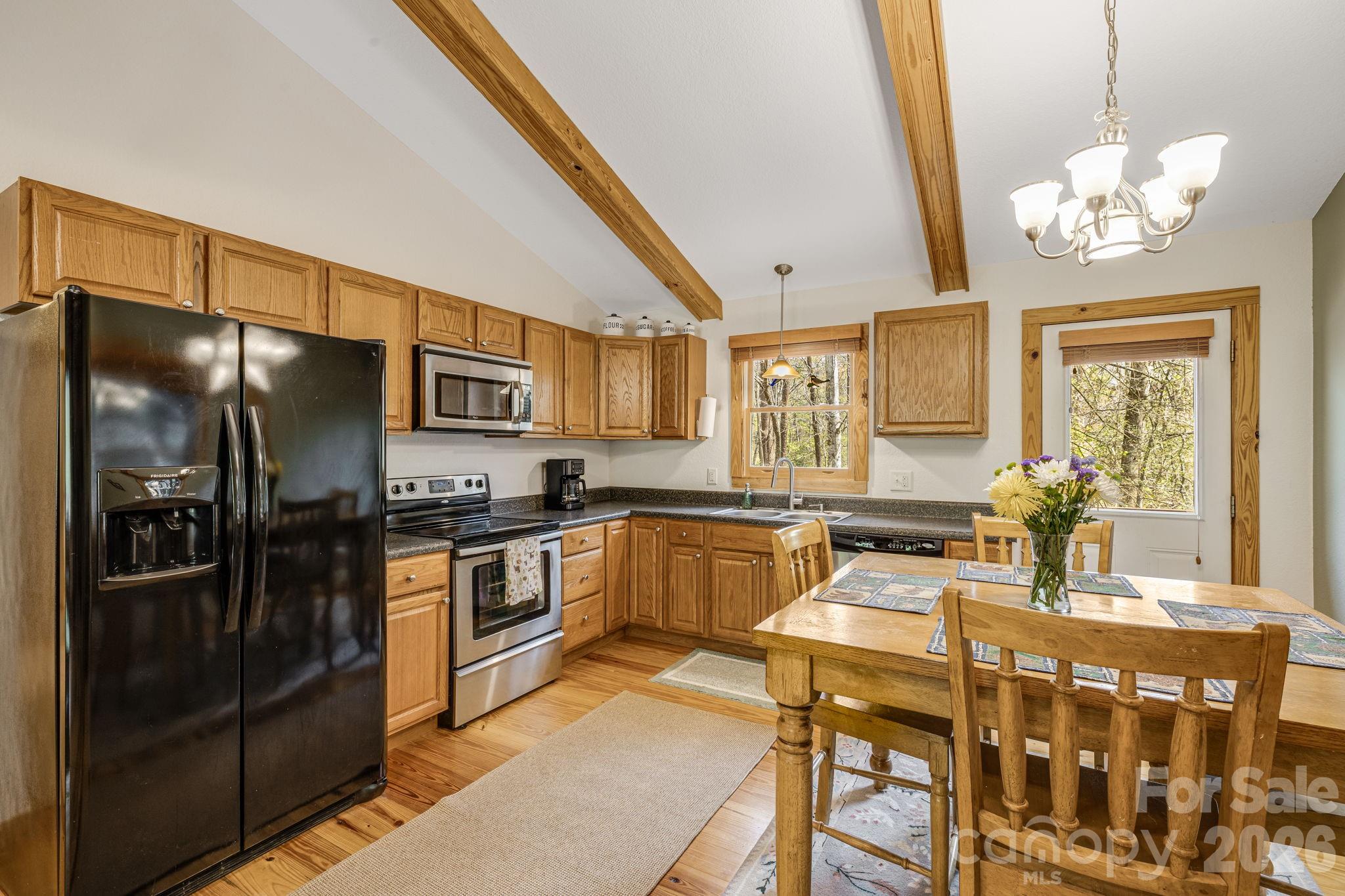 517 Pheasant Street Property Photo 8