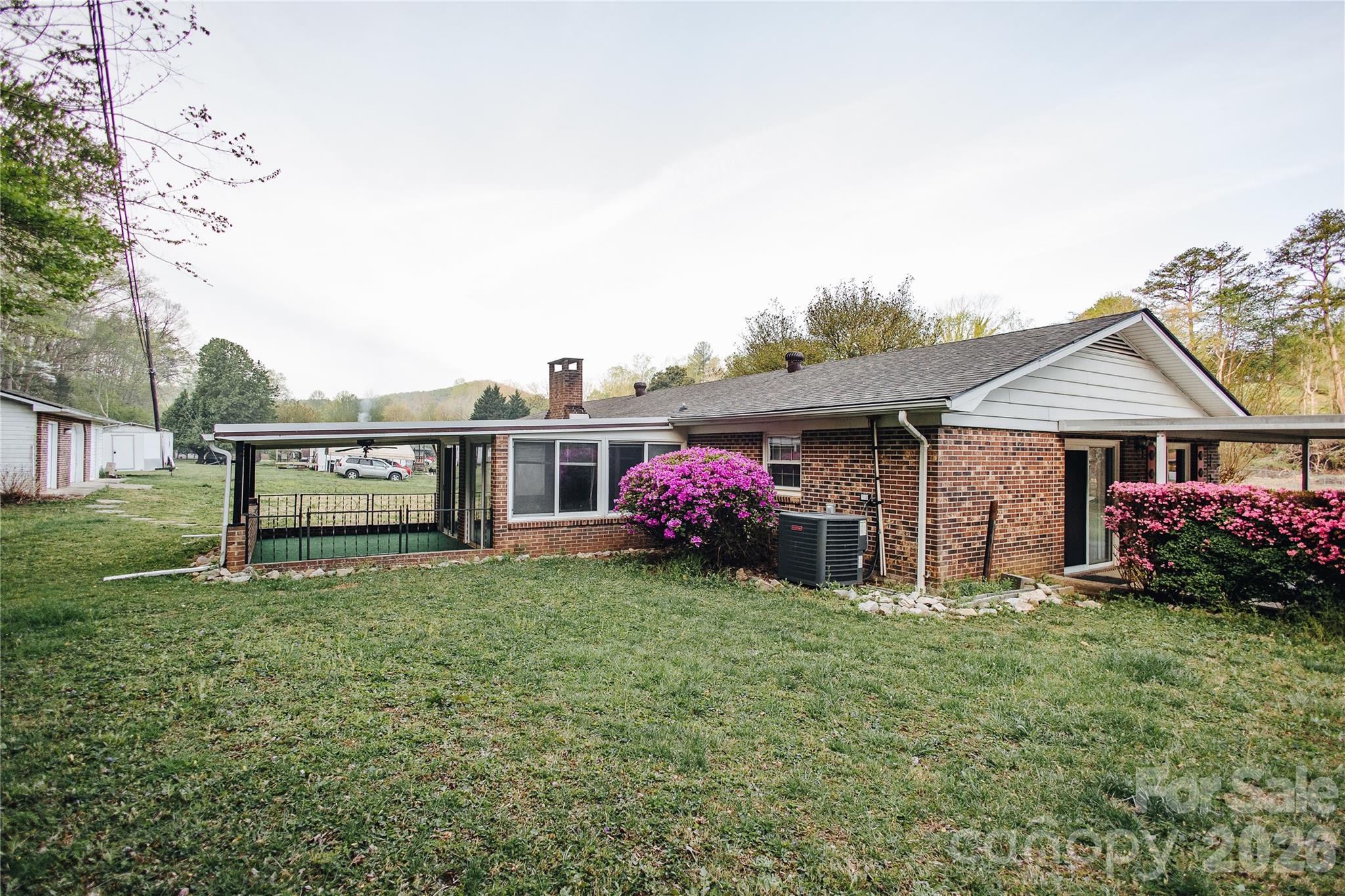 205 Bond Street Property Photo 5