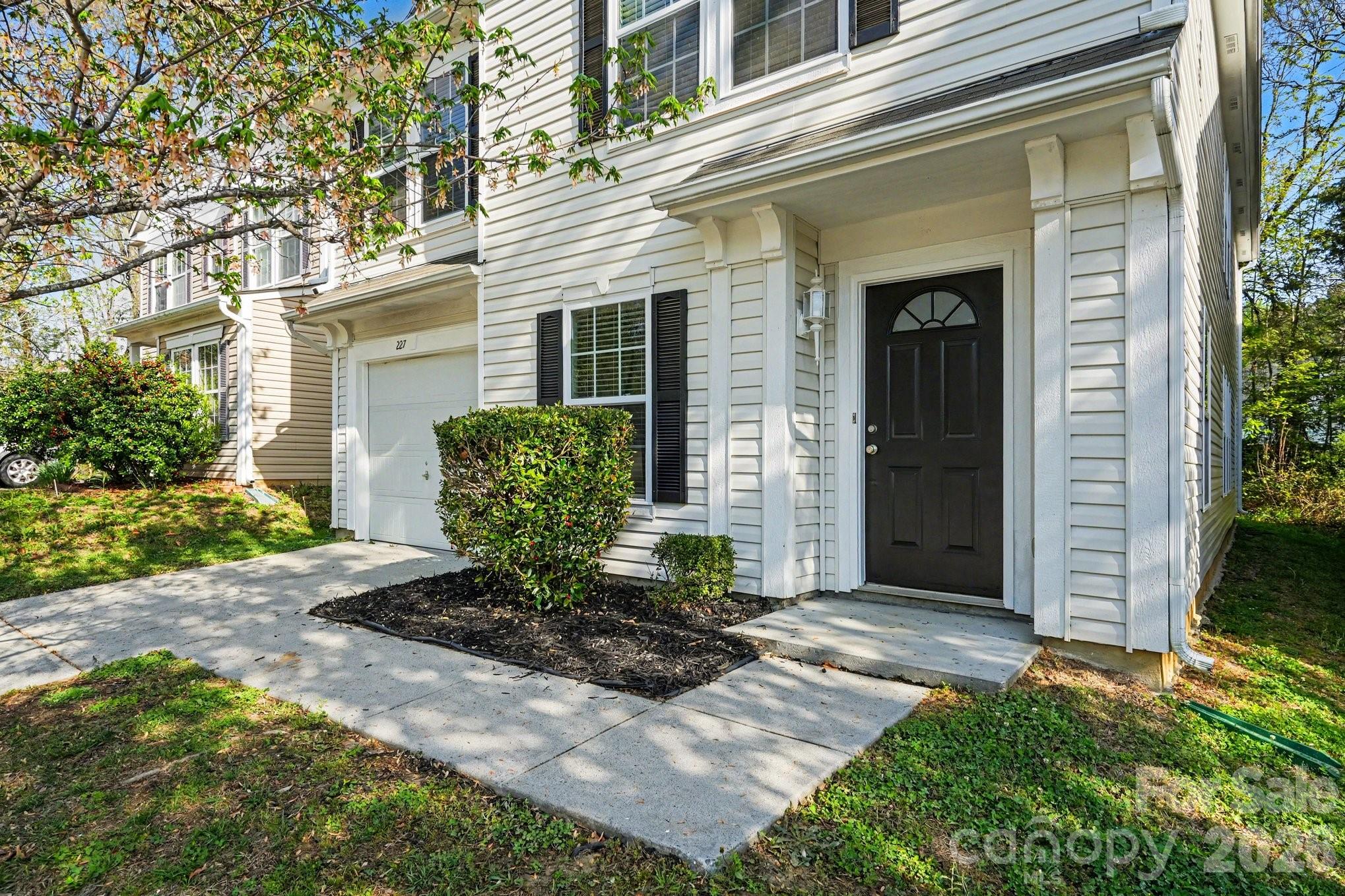 227 Morning Dew Drive Property Photo 3