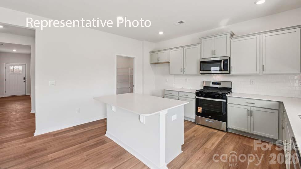6604 Barcelona Way Property Photo 7