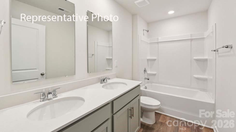 6604 Barcelona Way Property Photo 25