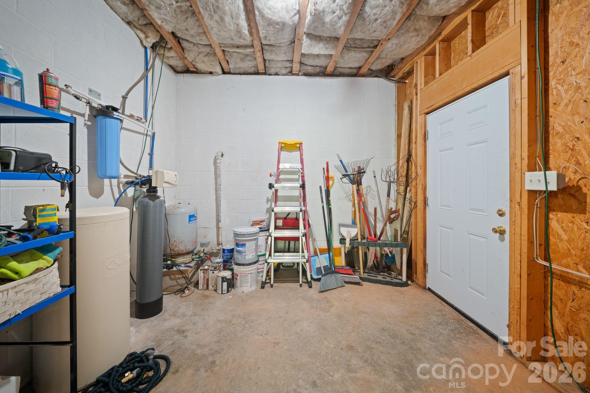 77 Sherry Lane Property Photo 7