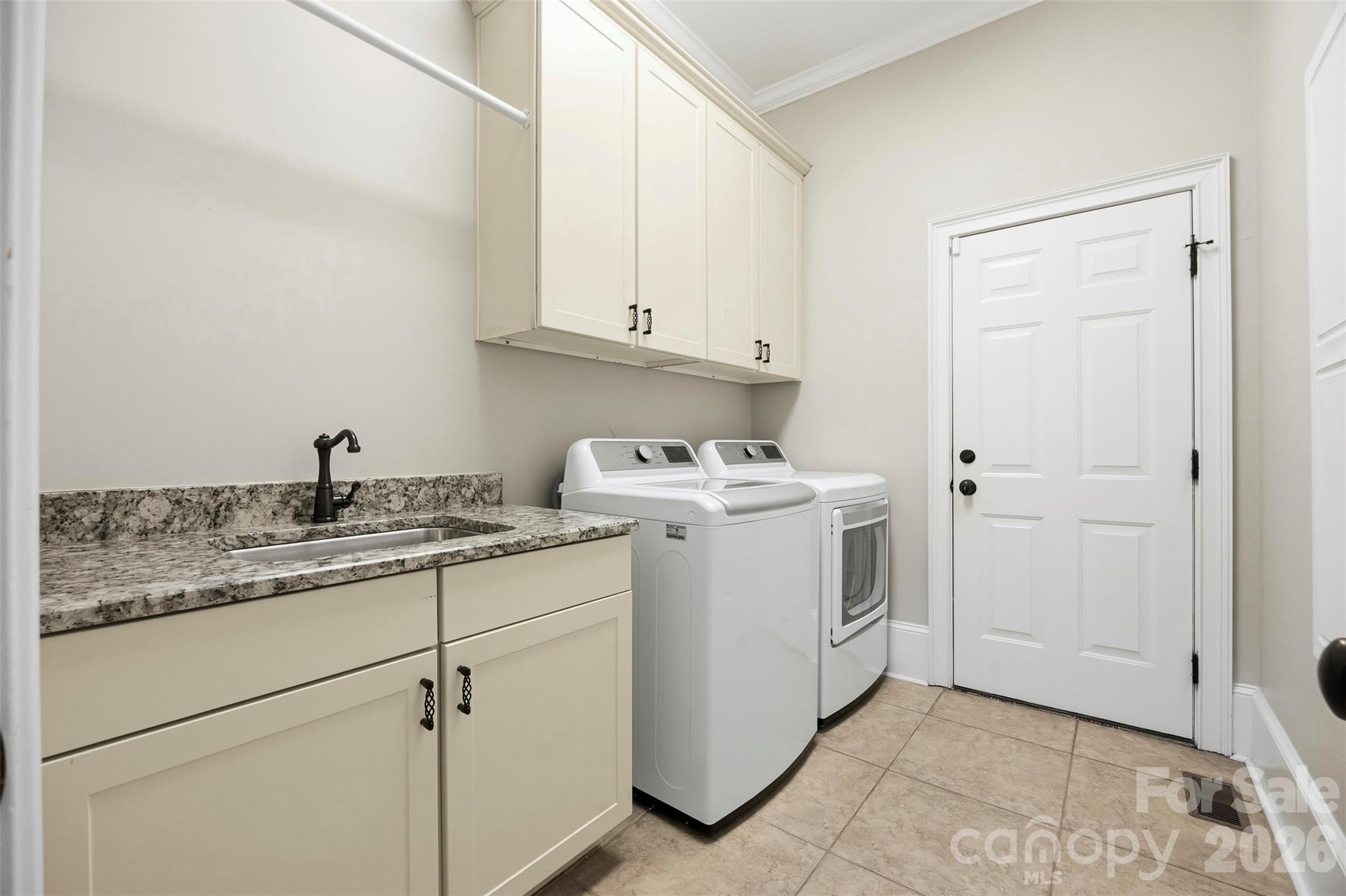 2616 Ladley Court Property Photo 17