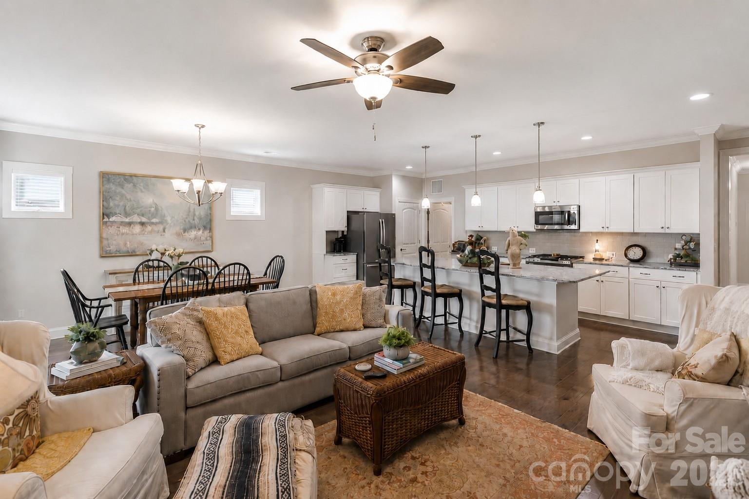5125 Looking Glass Trail Property Photo 6