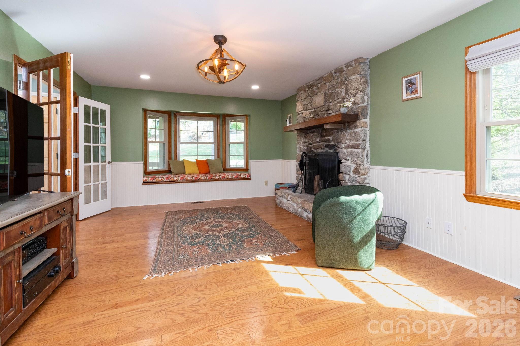 121 Churchill Downs Drive Property Photo 6