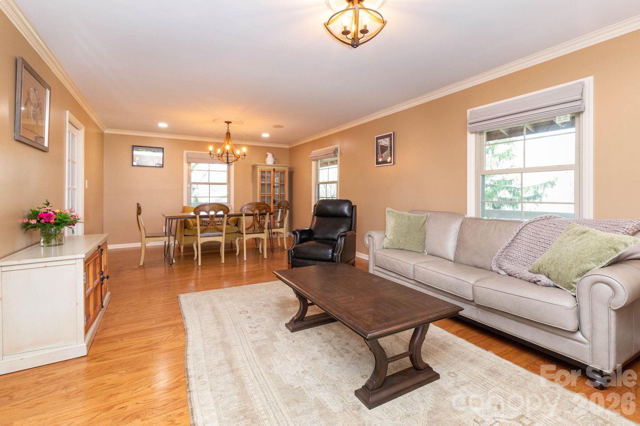 121 Churchill Downs Drive Property Photo 9