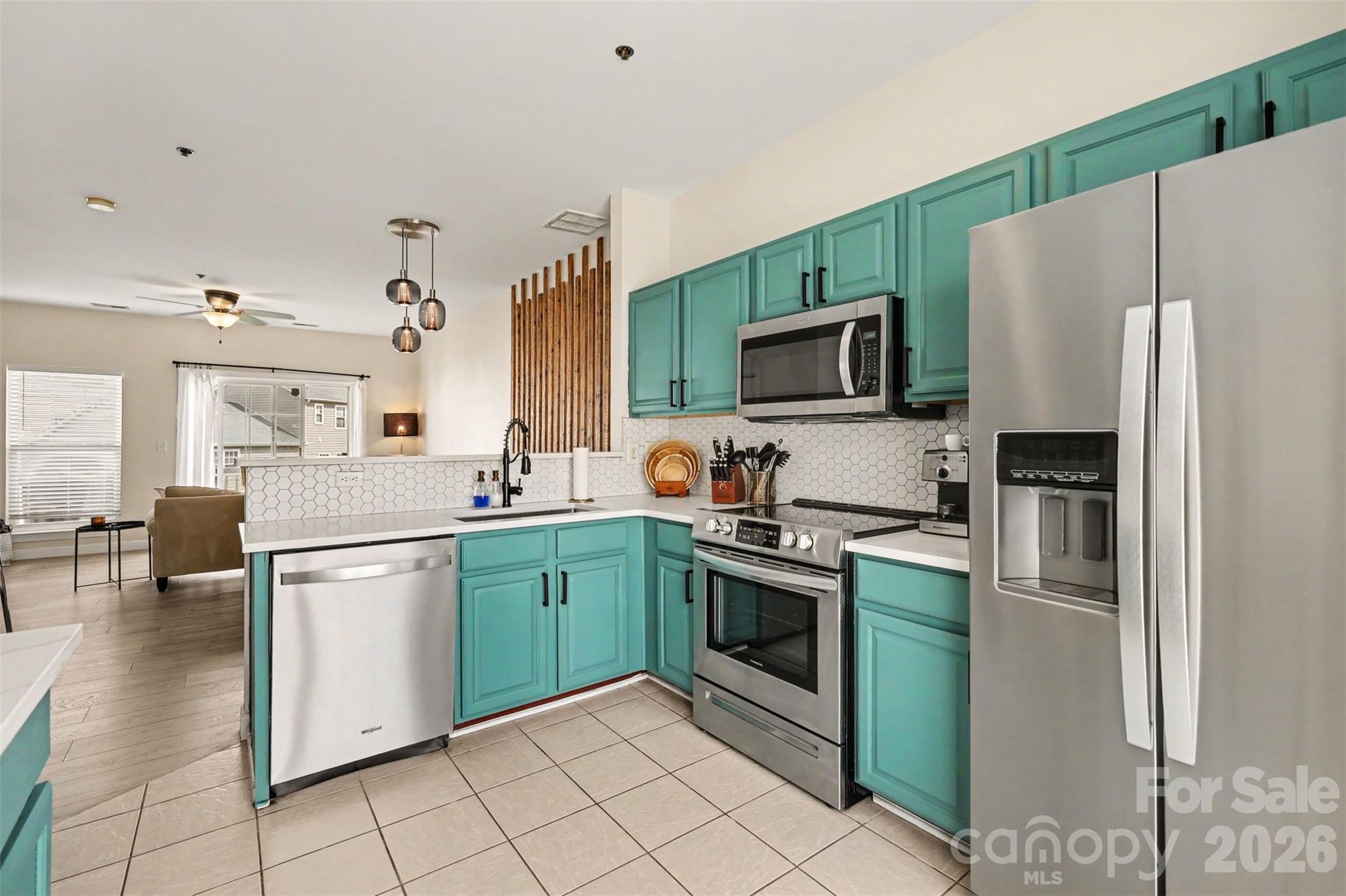 2729 Avalon Loop Road Property Photo 3