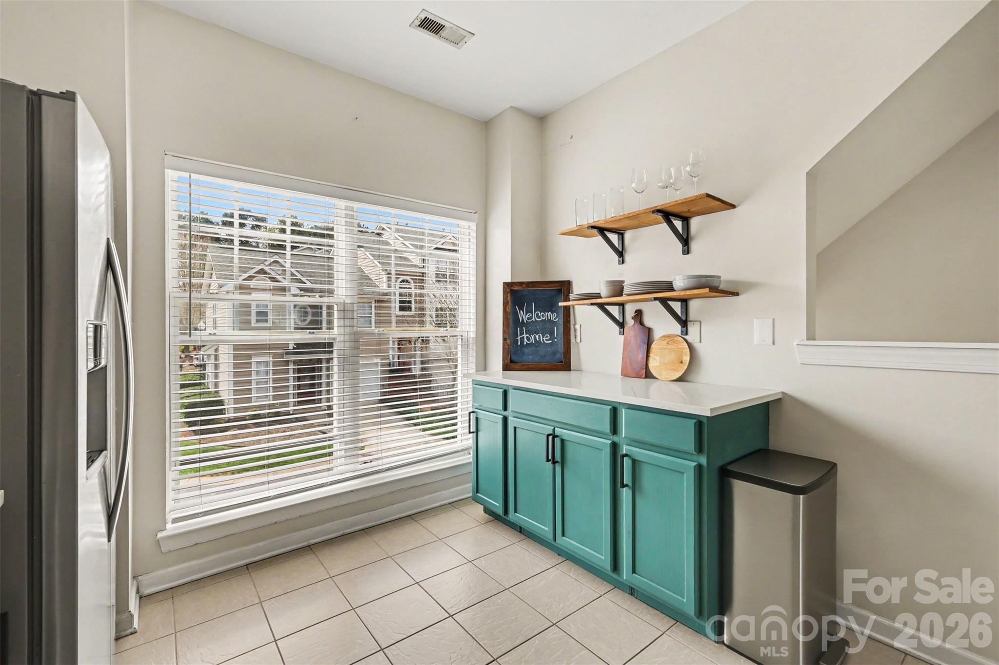 2729 Avalon Loop Road Property Photo 4