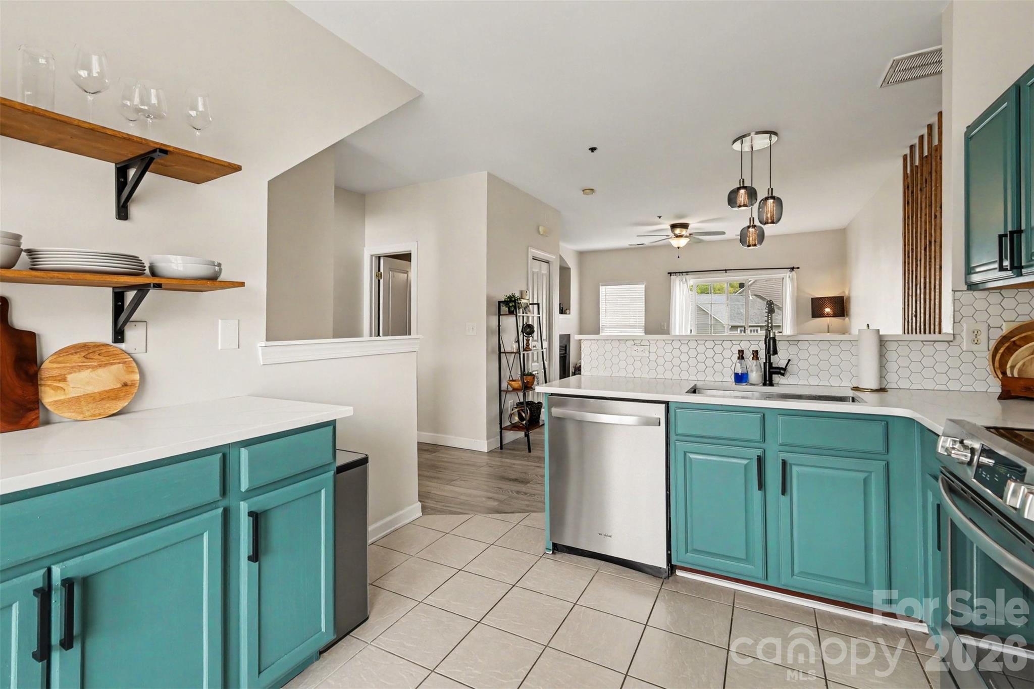 2729 Avalon Loop Road Property Photo 5
