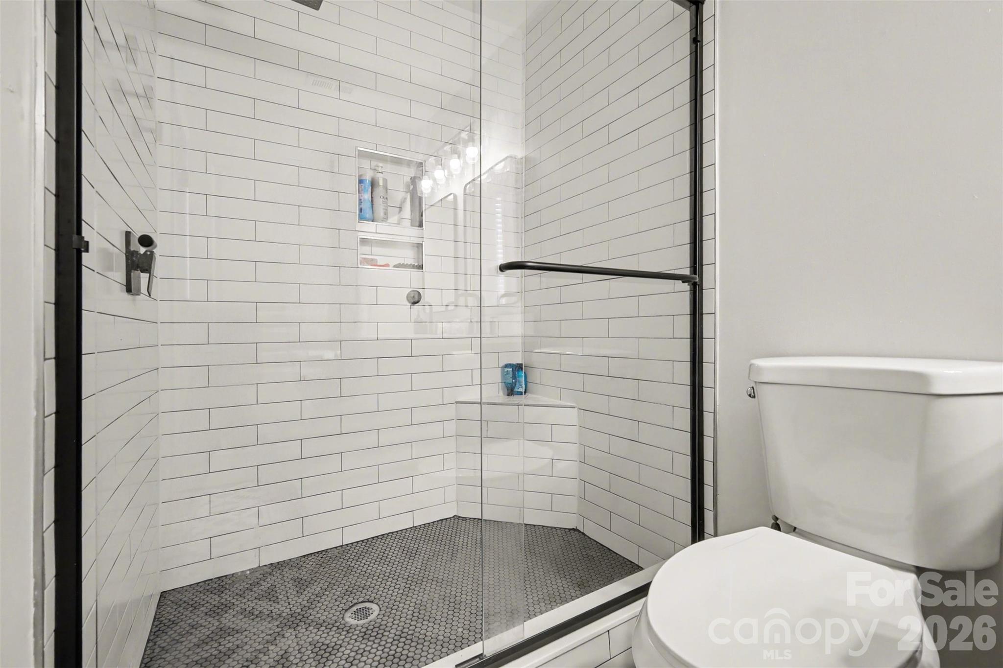 2729 Avalon Loop Road Property Photo 14