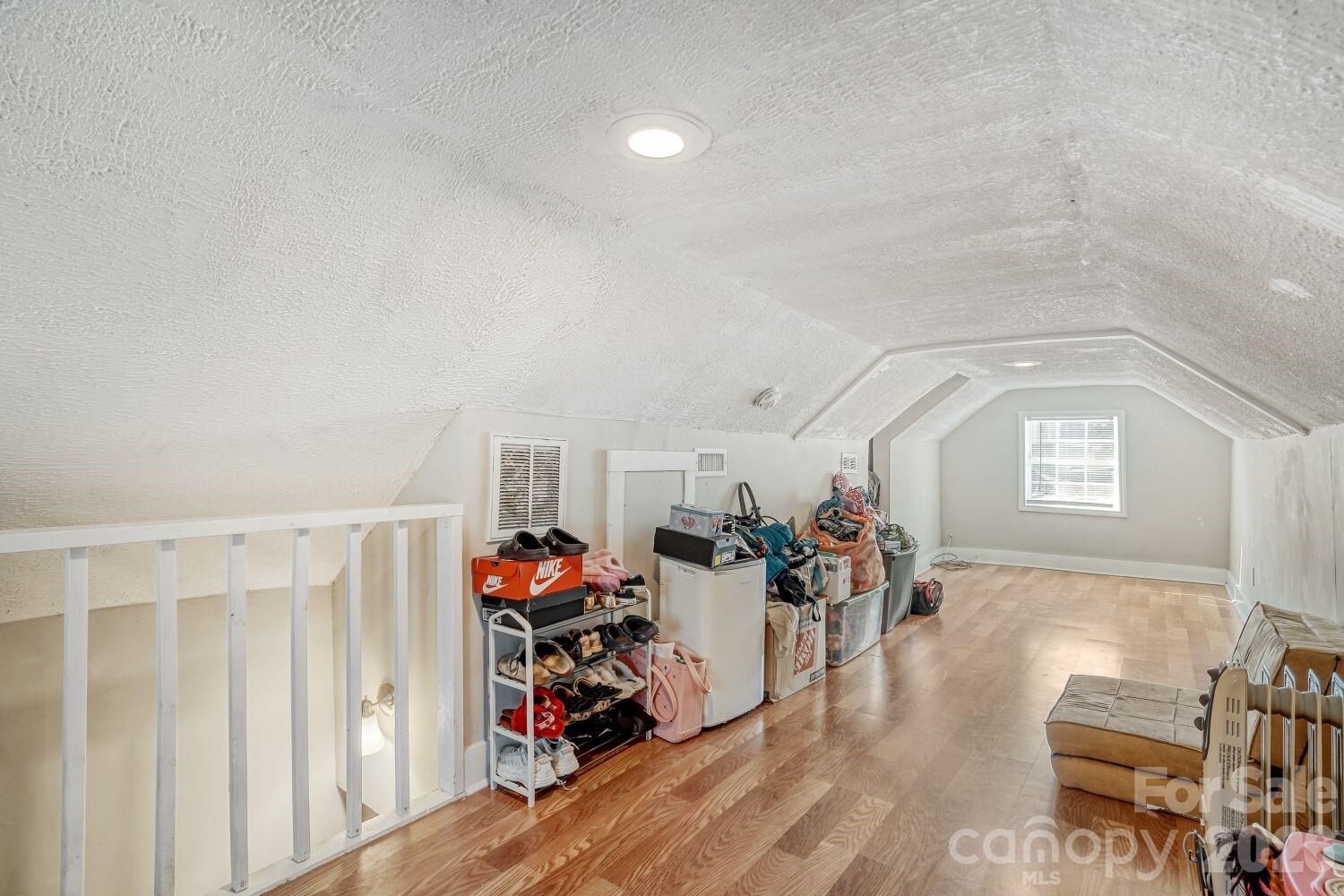409 W Norment Avenue Property Photo 9