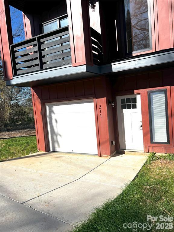 211 S Webb Street Property Photo 2