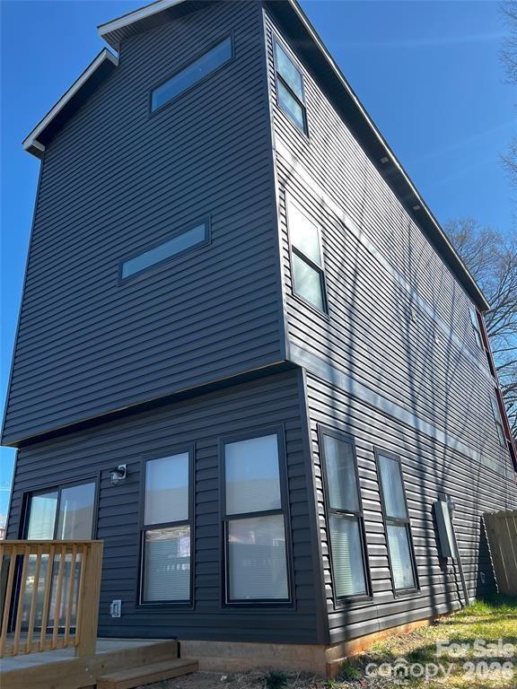 211 S Webb Street Property Photo 4