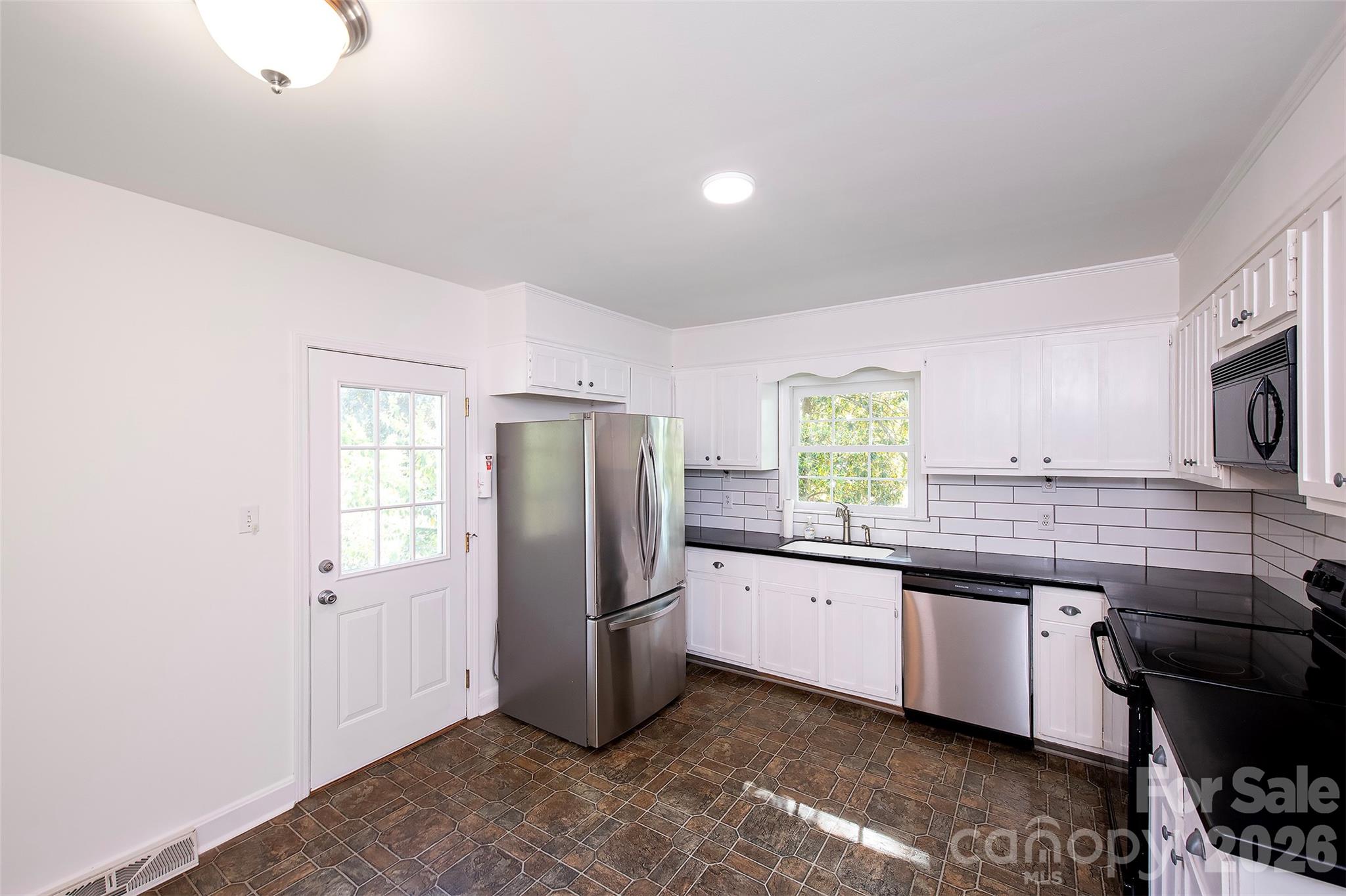6629 Knightswood Drive Property Photo 9