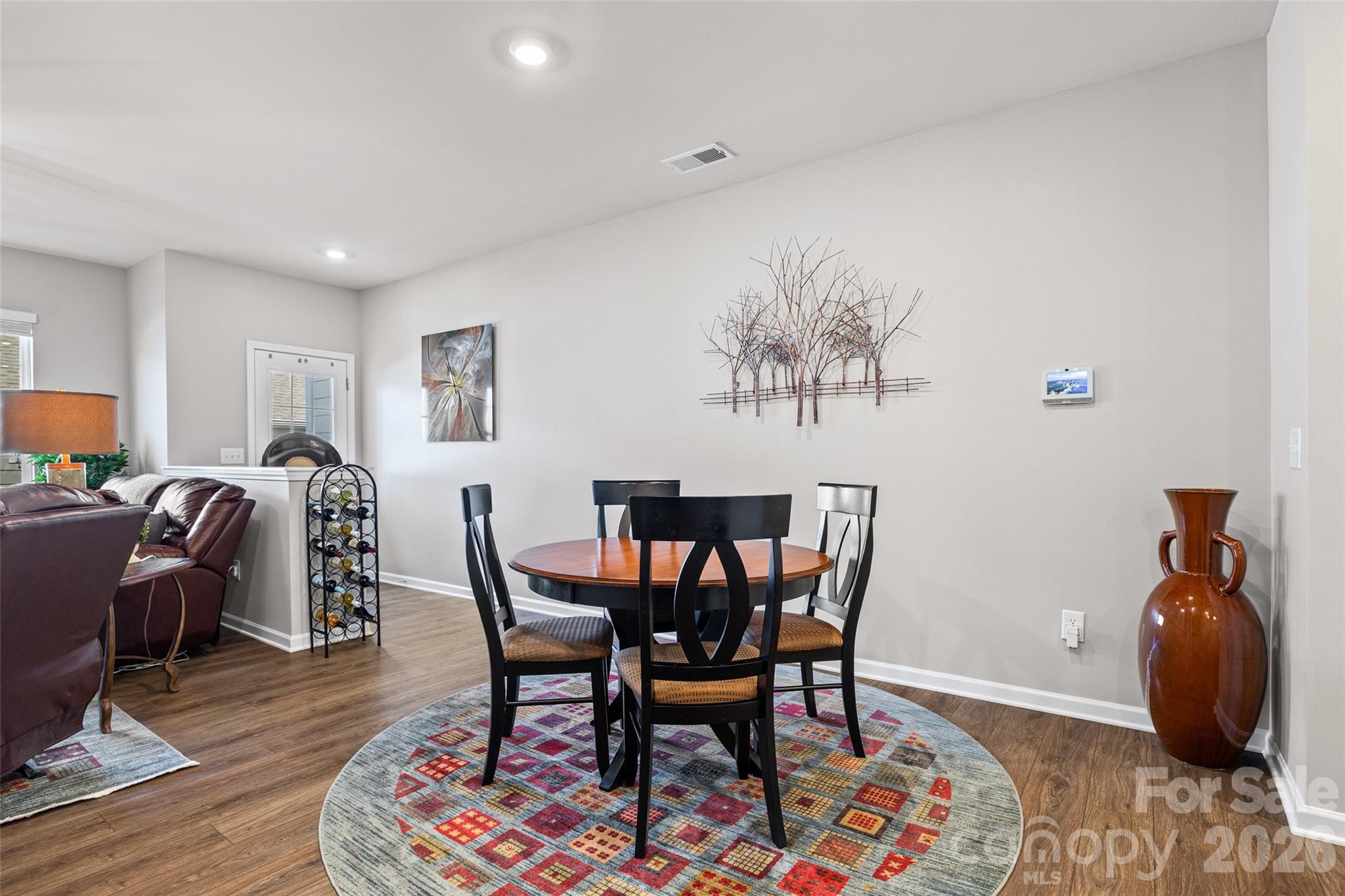 909 Cobbled Way Property Photo 6