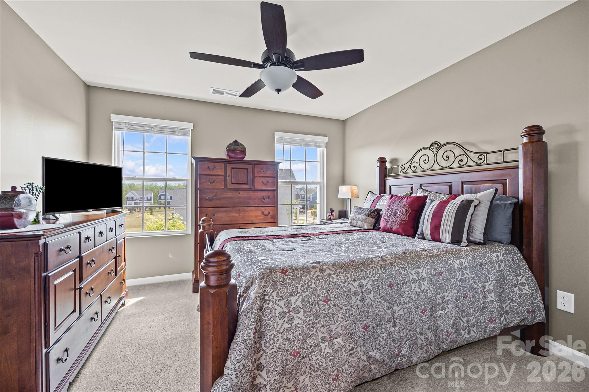 909 Cobbled Way Property Photo 23