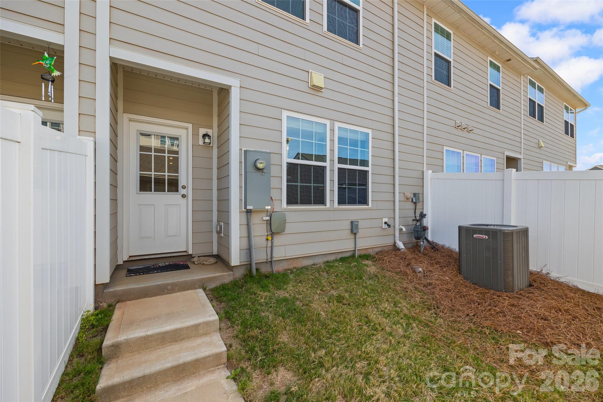 909 Cobbled Way Property Photo 27