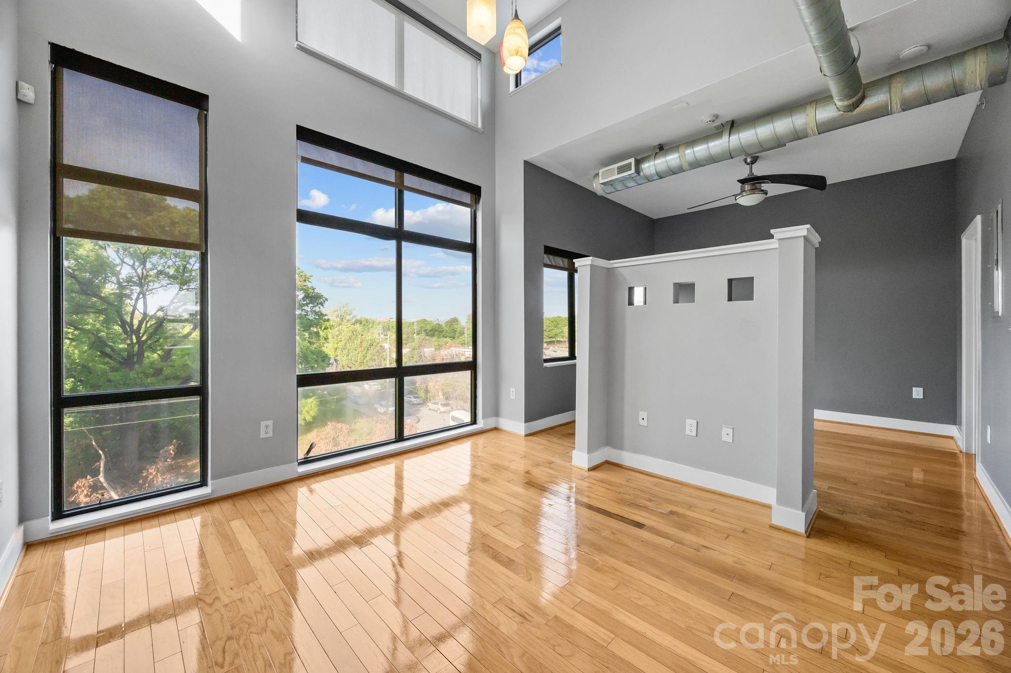 514 W 10th Street 403 Property Photo 7