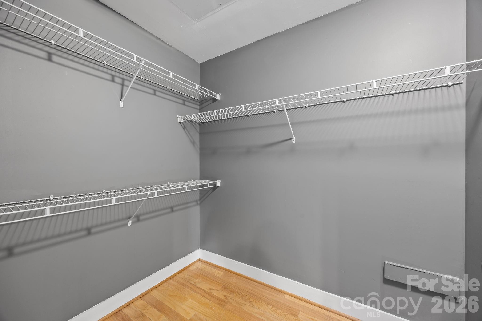 514 W 10th Street 403 Property Photo 18