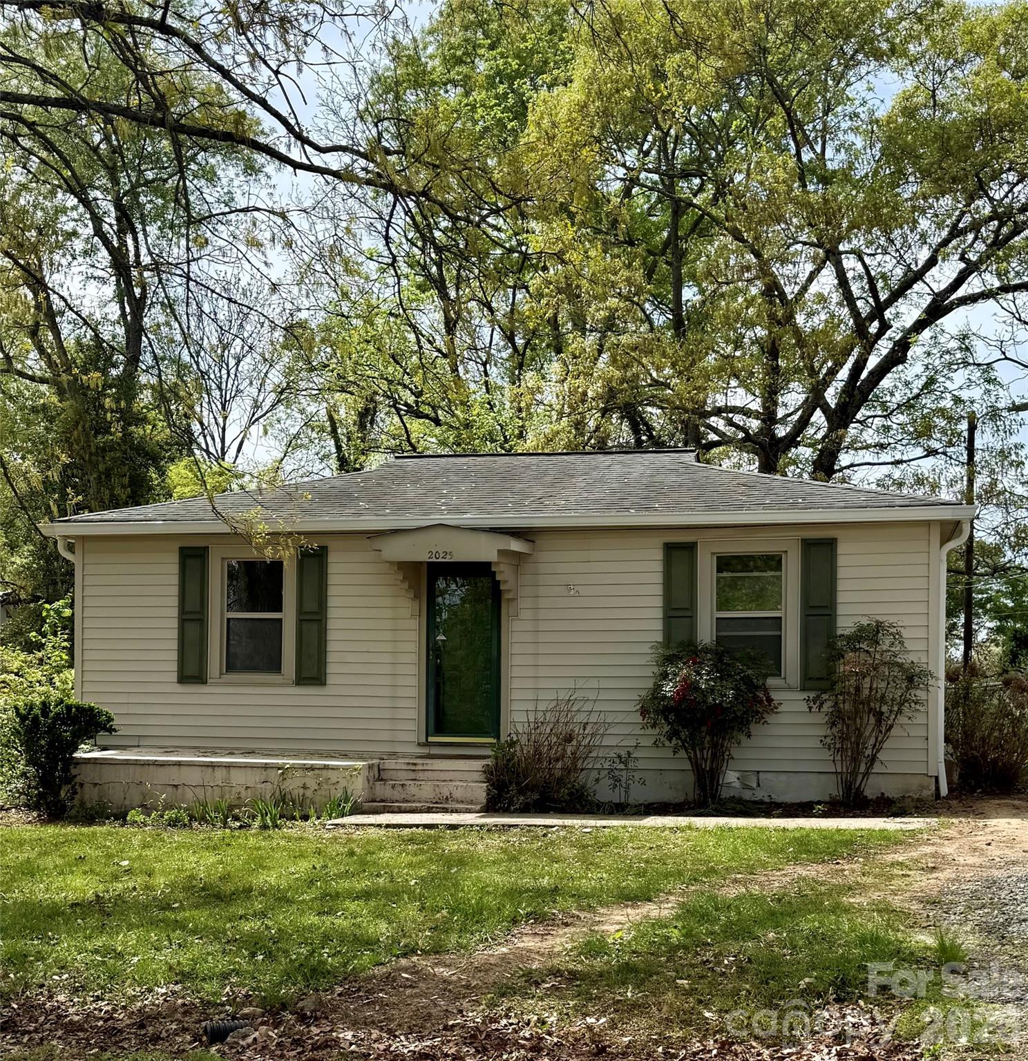 2025 28th Street Property Photo 1