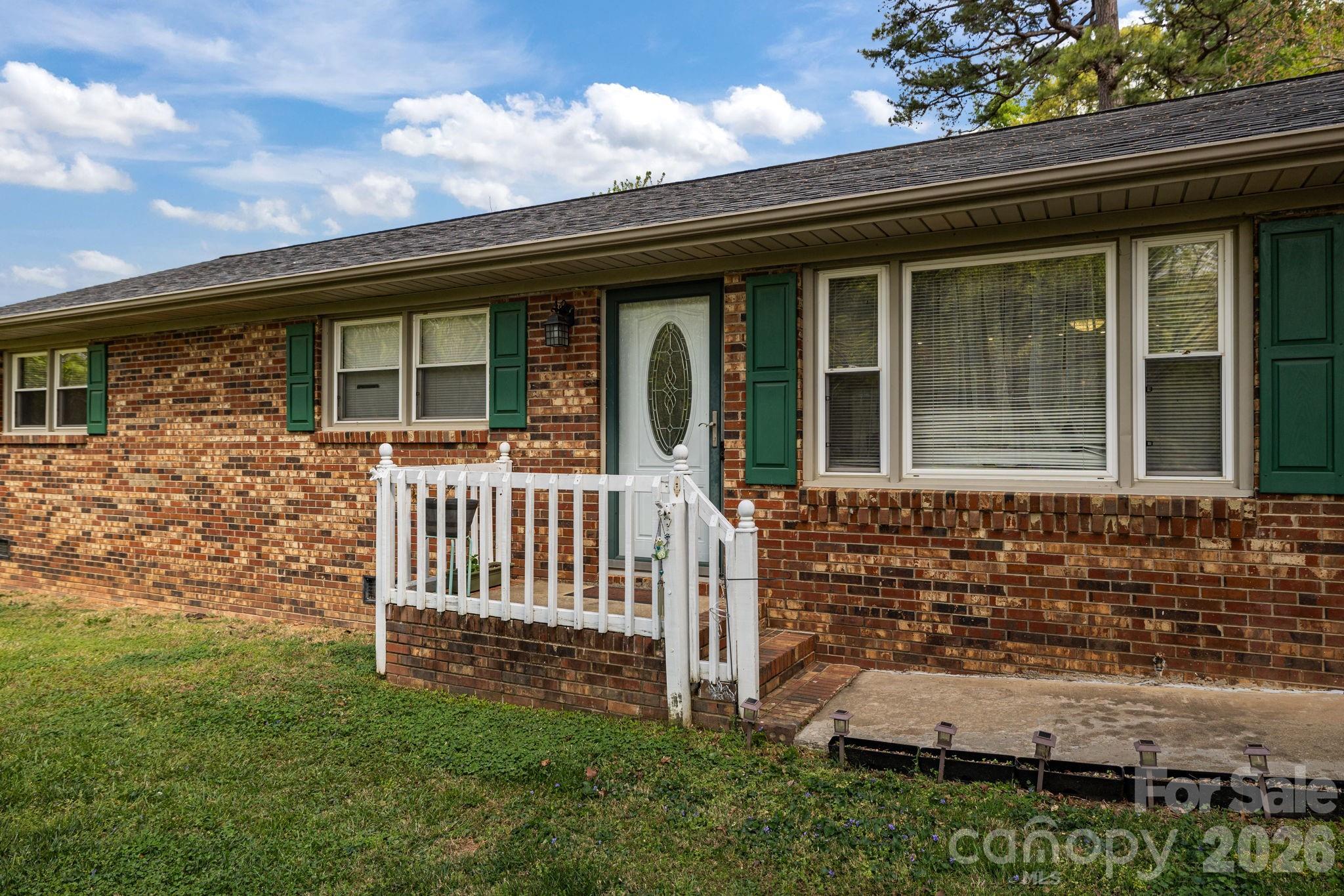 3942 Linwood Road Property Photo 2