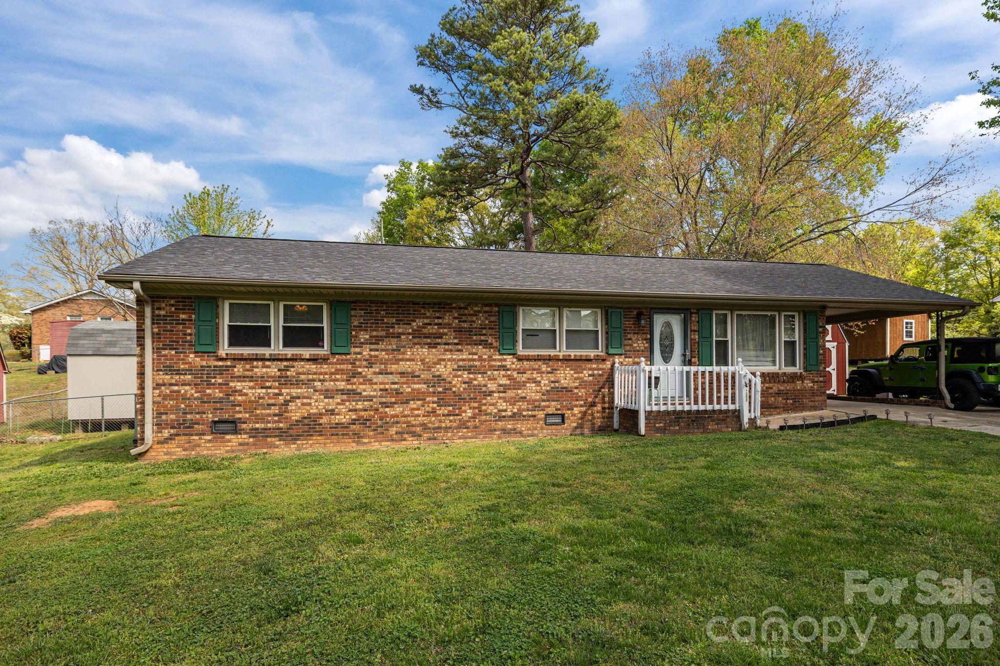 3942 Linwood Road Property Photo 4
