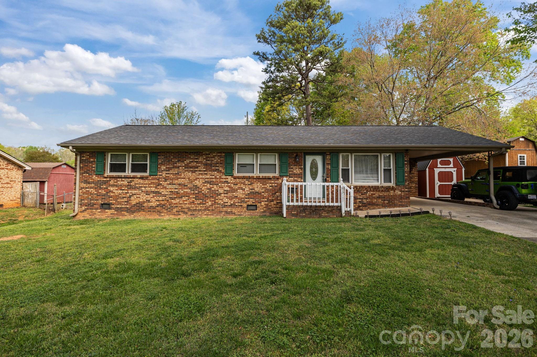 3942 Linwood Road Property Photo 5