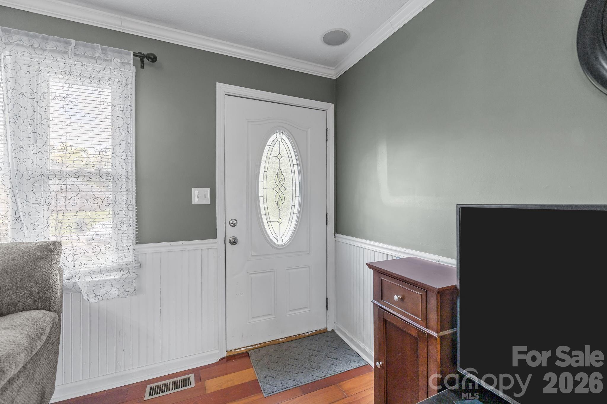 3942 Linwood Road Property Photo 6