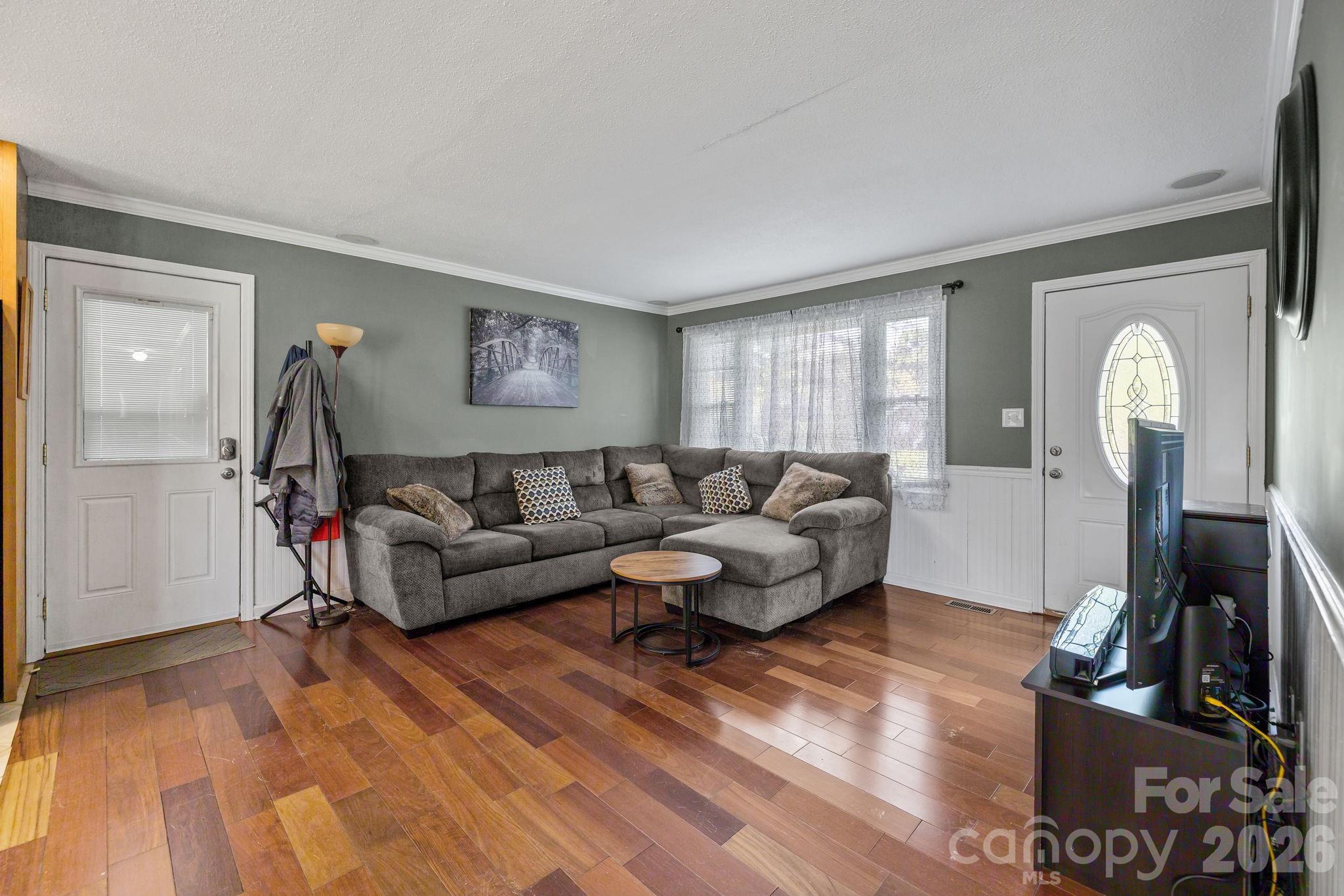 3942 Linwood Road Property Photo 8