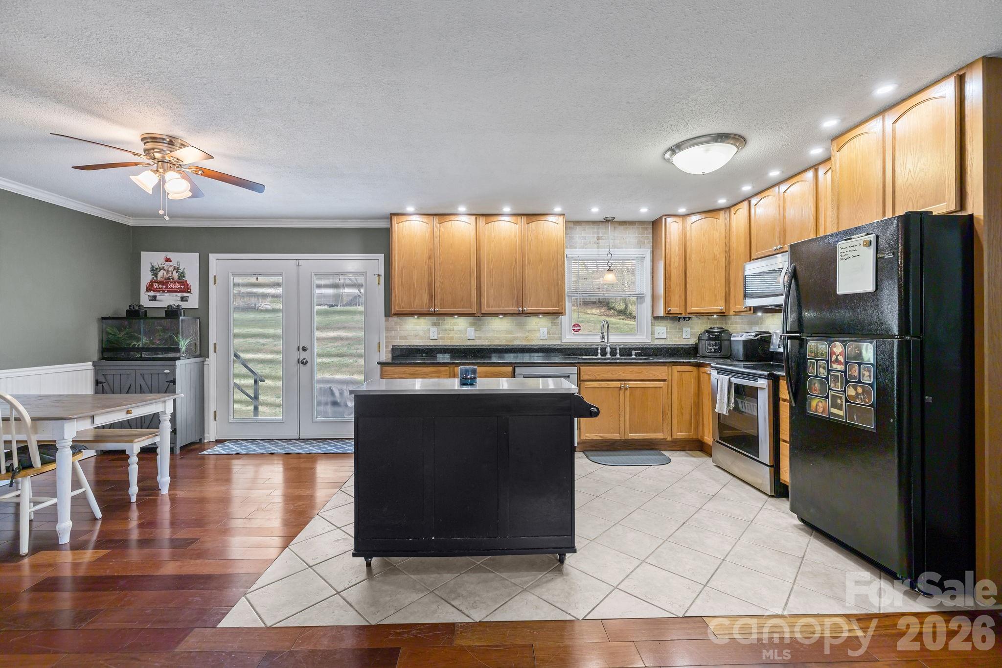 3942 Linwood Road Property Photo 10