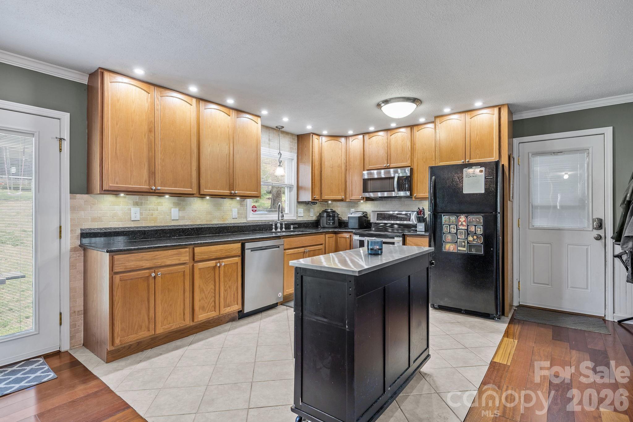 3942 Linwood Road Property Photo 11