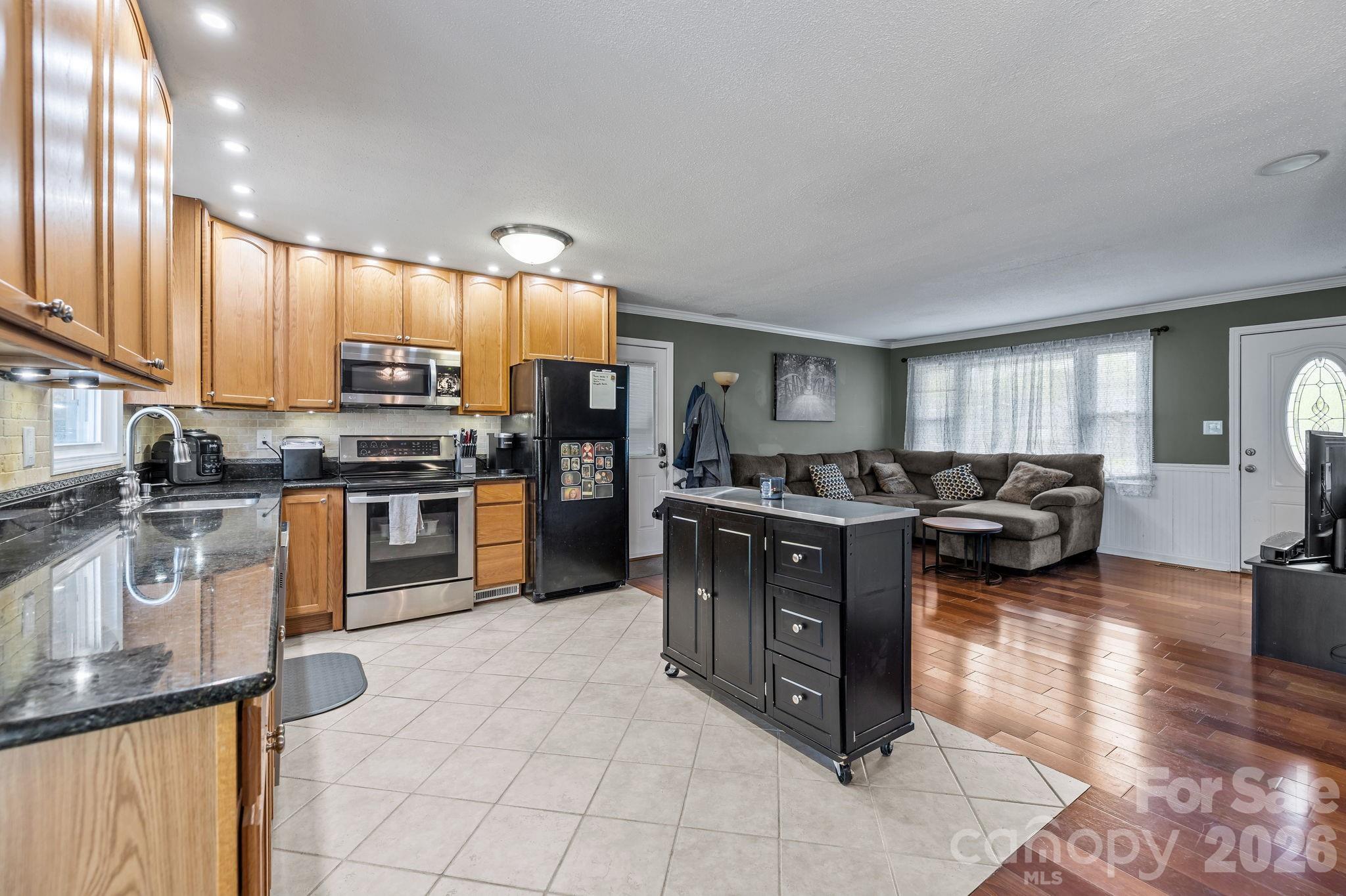 3942 Linwood Road Property Photo 13