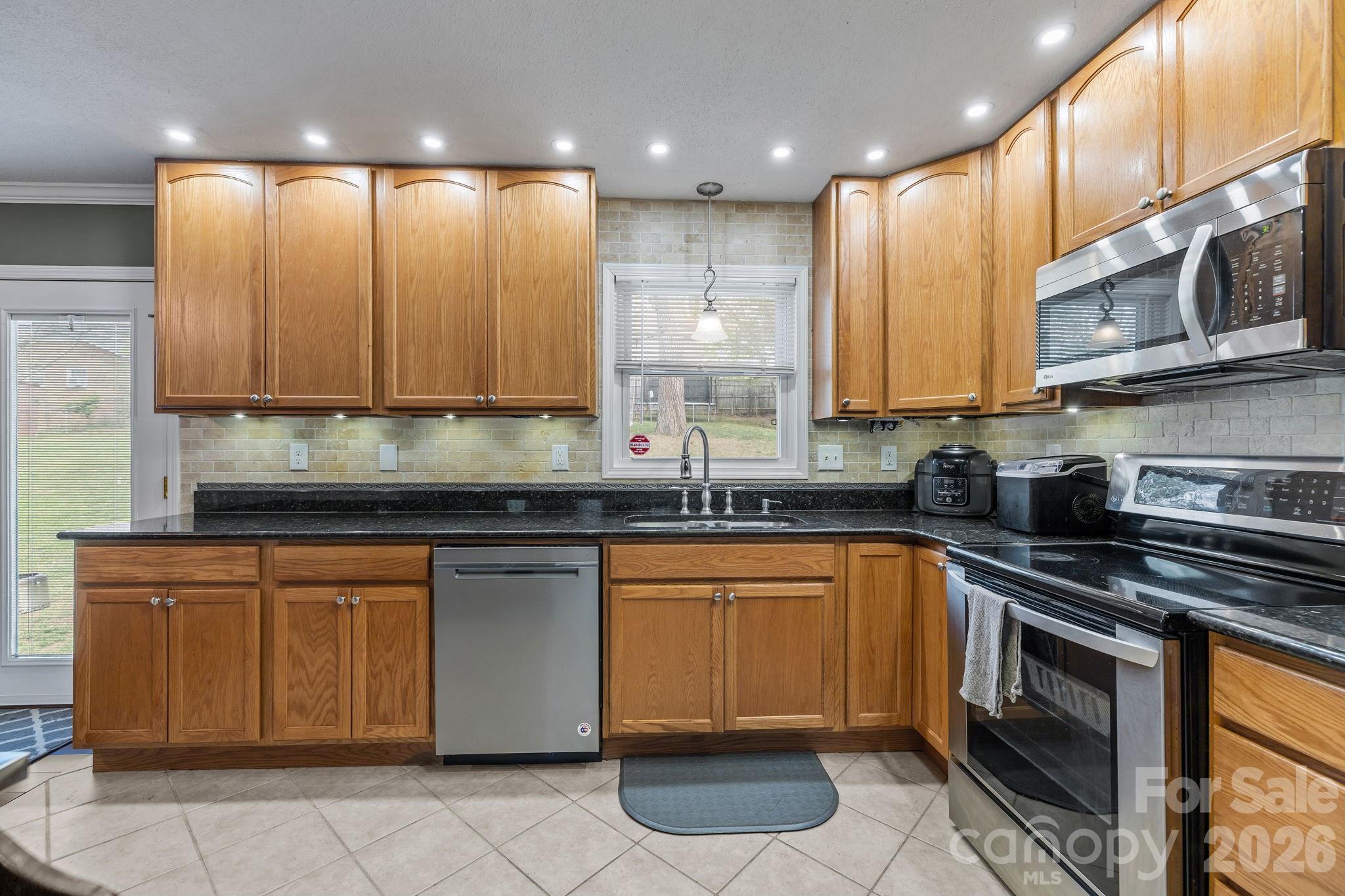 3942 Linwood Road Property Photo 14