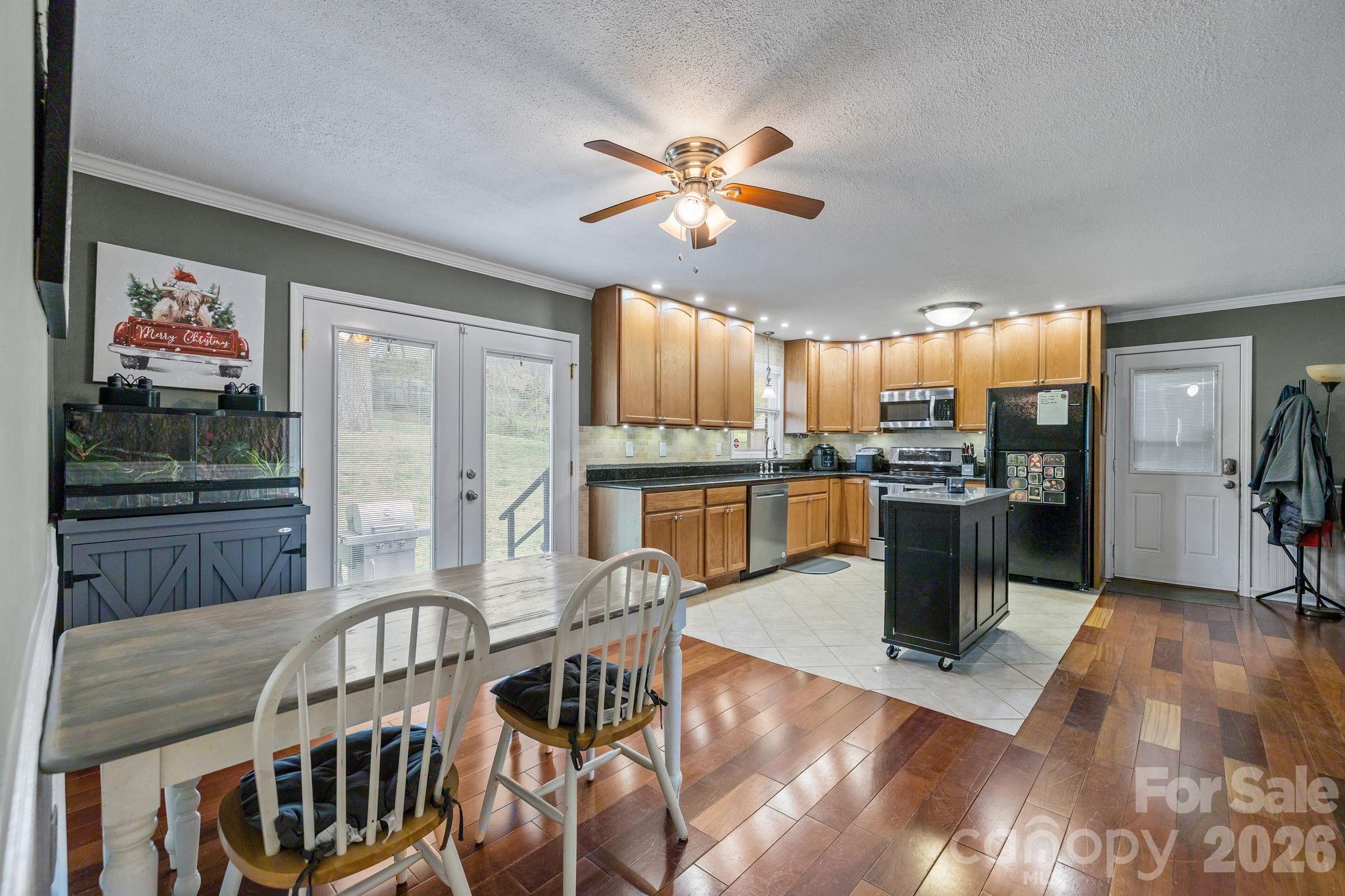 3942 Linwood Road Property Photo 17