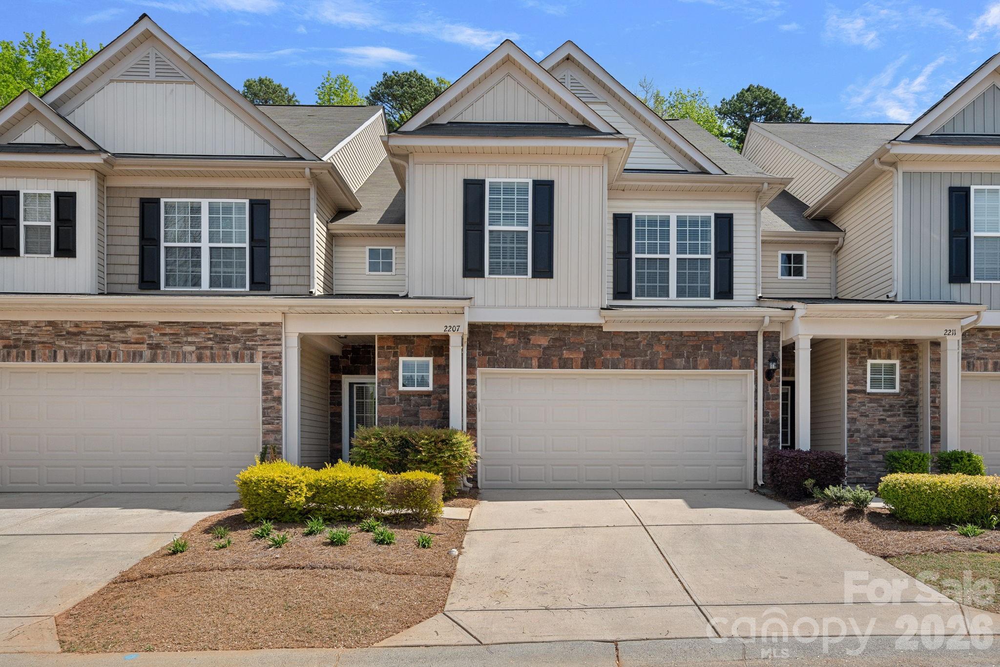 2207 Whitford Lane Property Photo 1