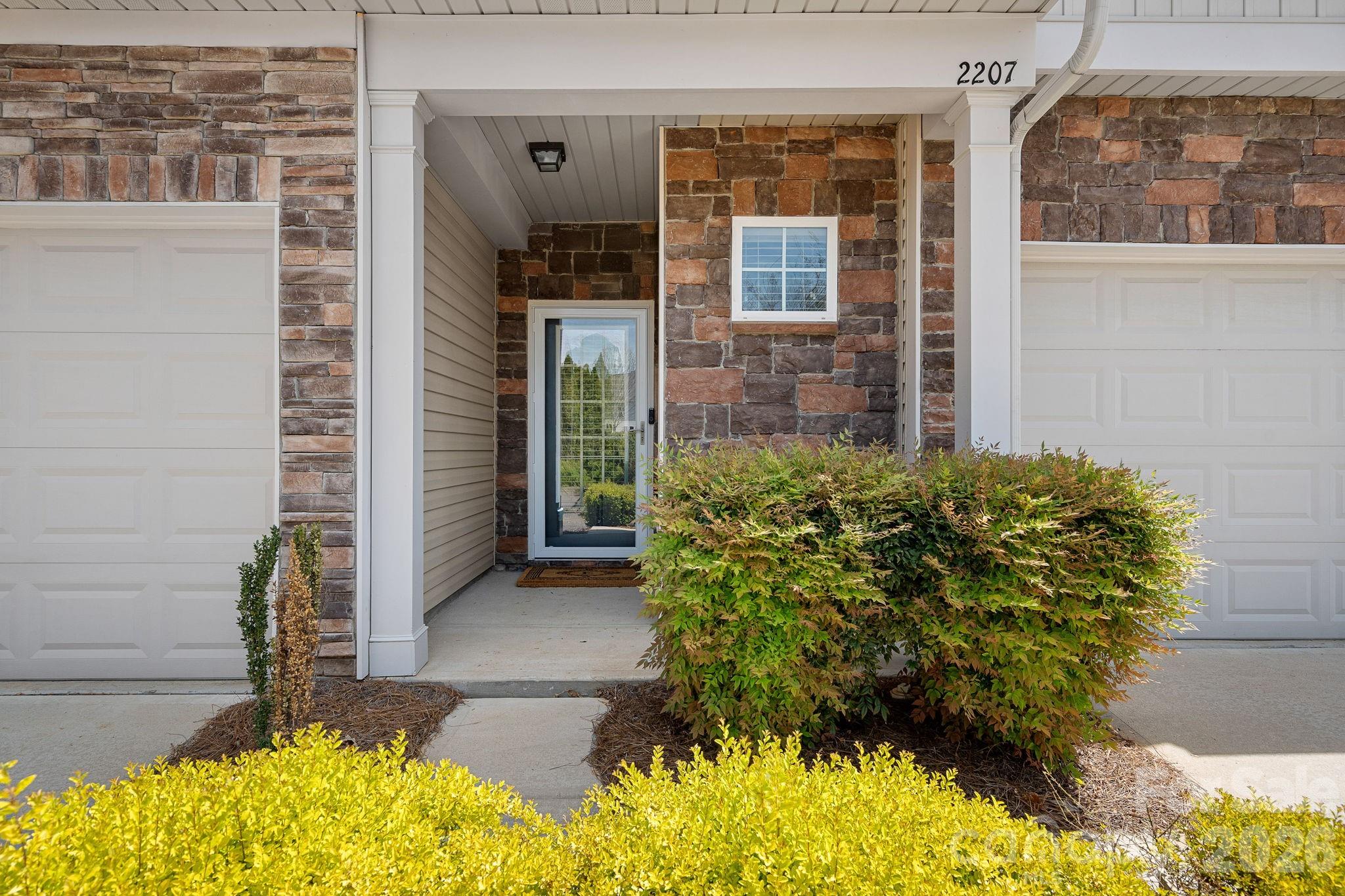 2207 Whitford Lane Property Photo 2