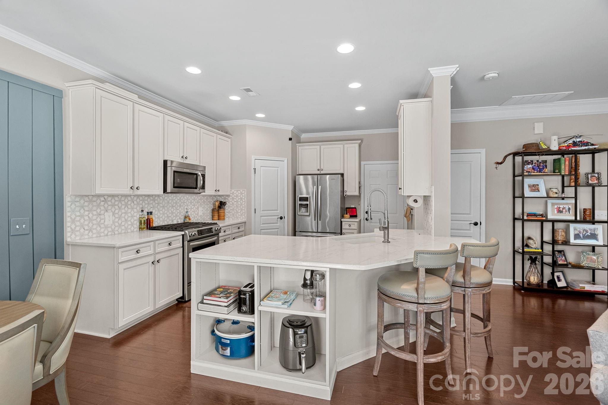 2207 Whitford Lane Property Photo 8