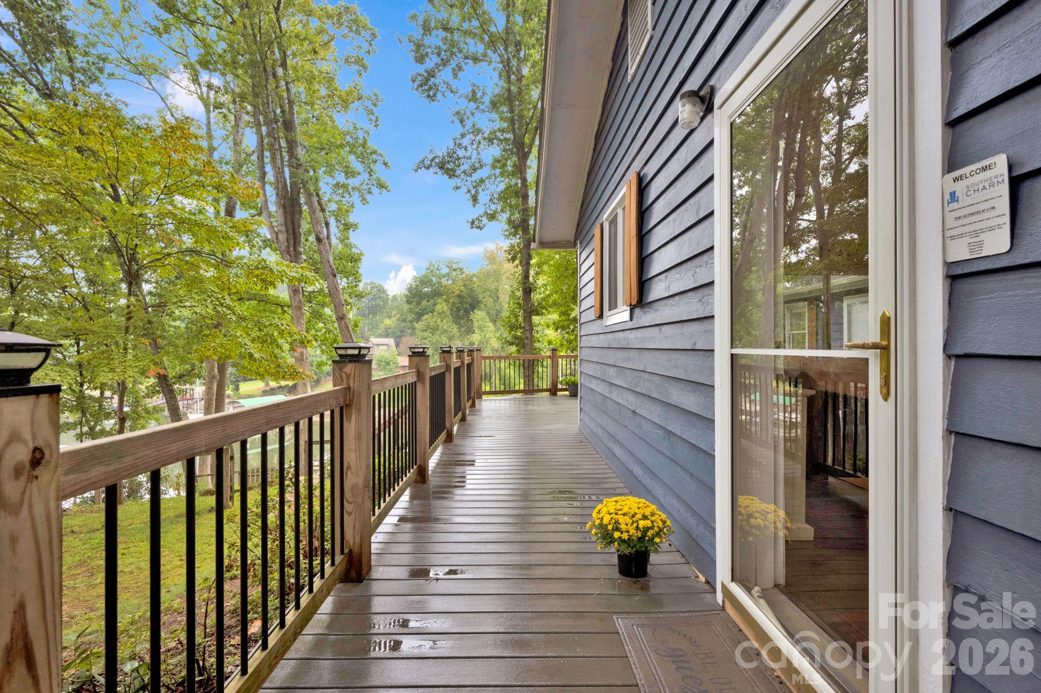 470 Lakeview Shores Loop Property Photo 10