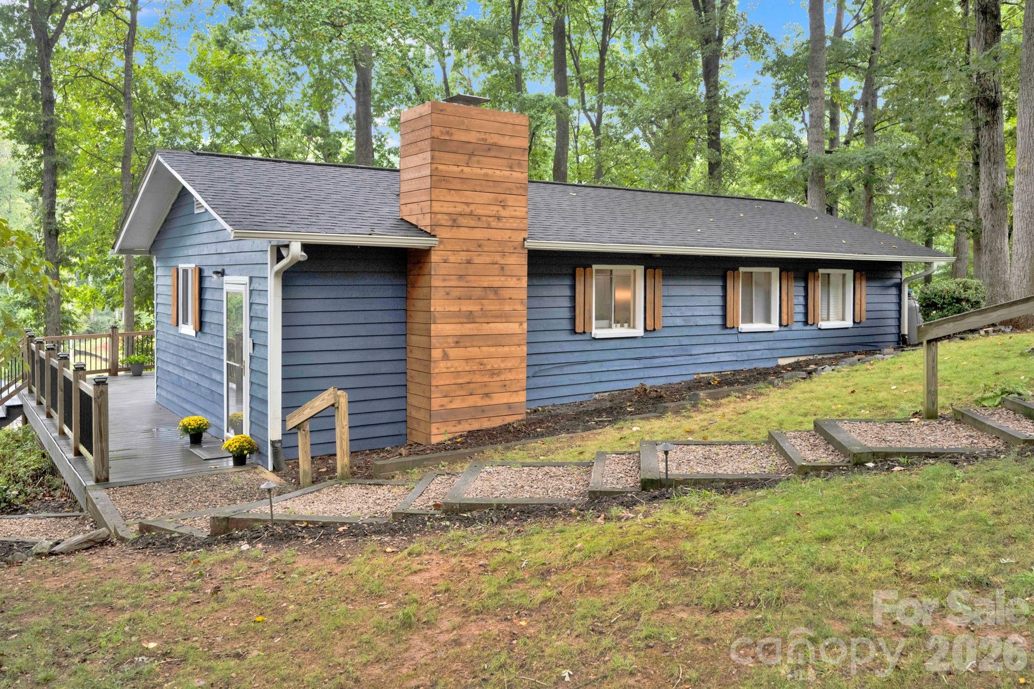 470 Lakeview Shores Loop Property Photo 11