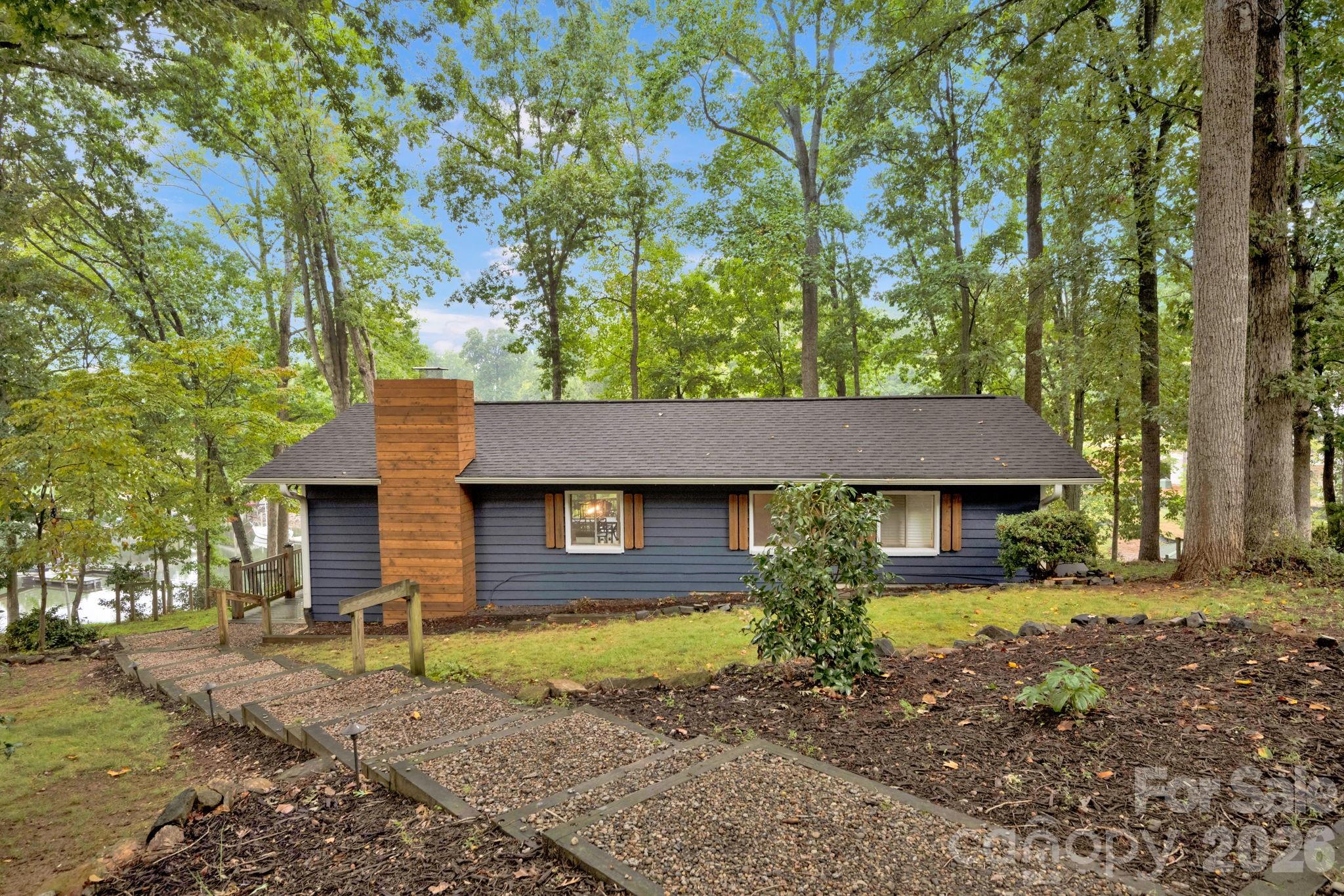 470 Lakeview Shores Loop Property Photo 12