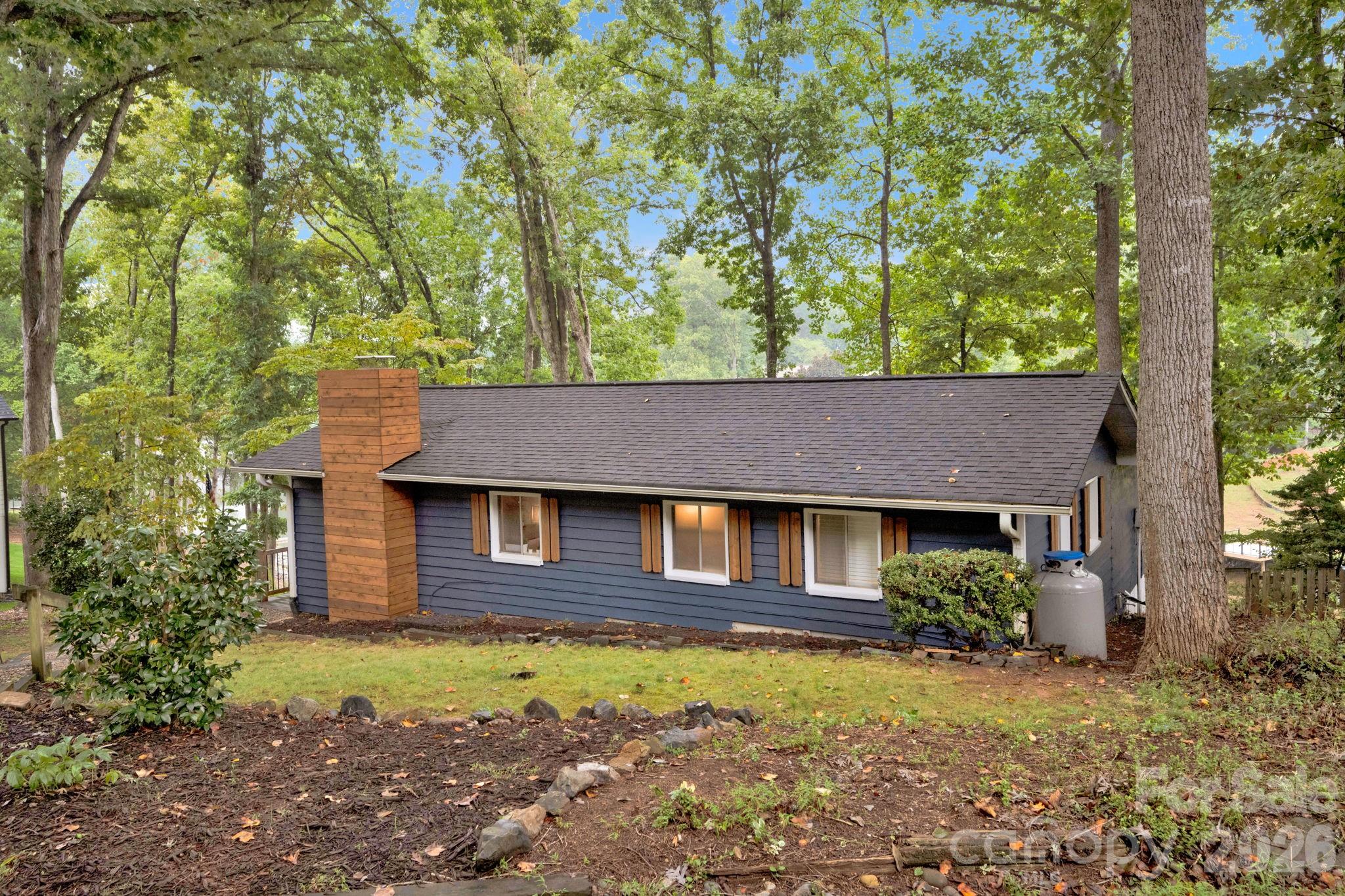 470 Lakeview Shores Loop Property Photo 13