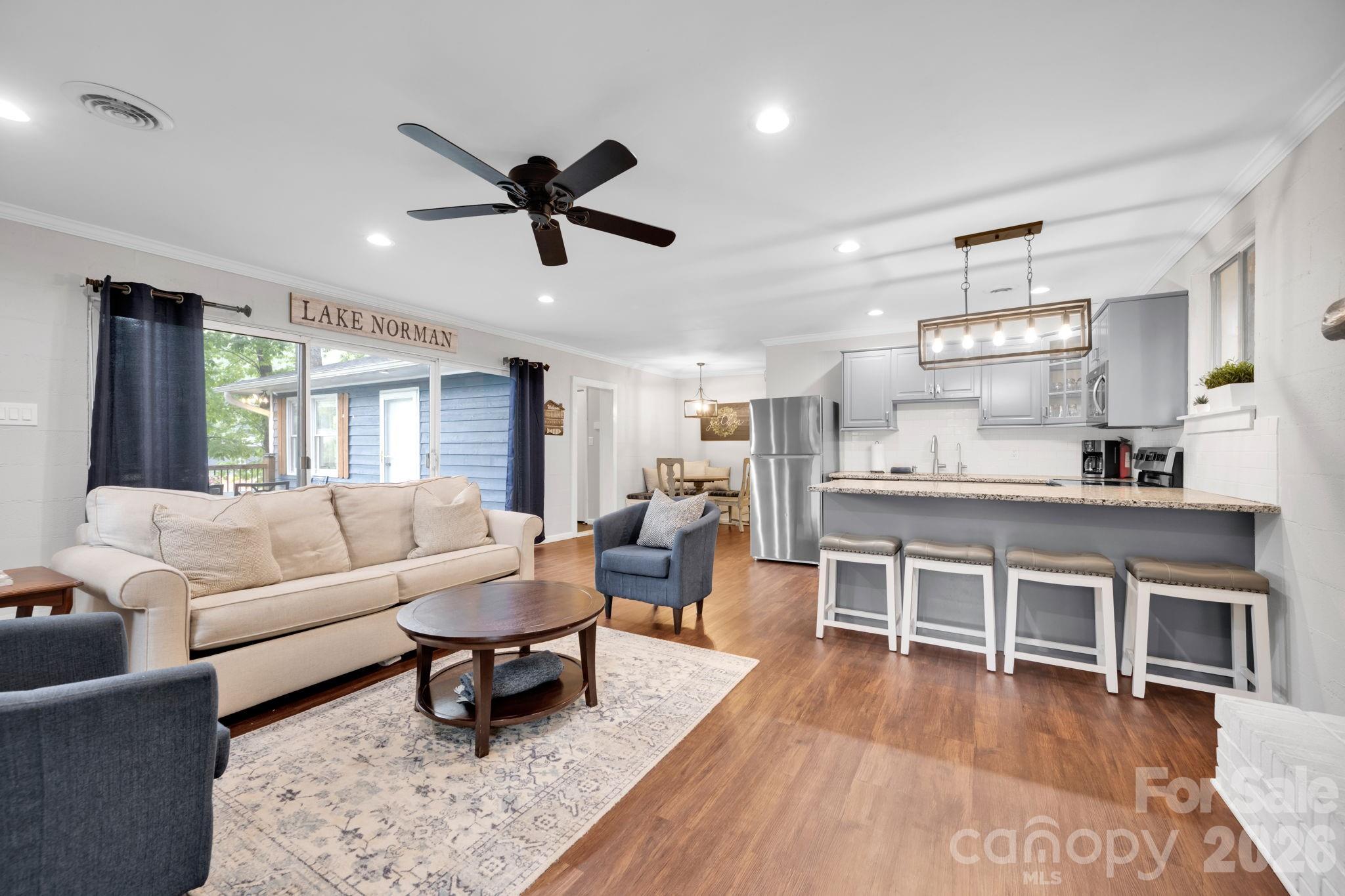 470 Lakeview Shores Loop Property Photo 14