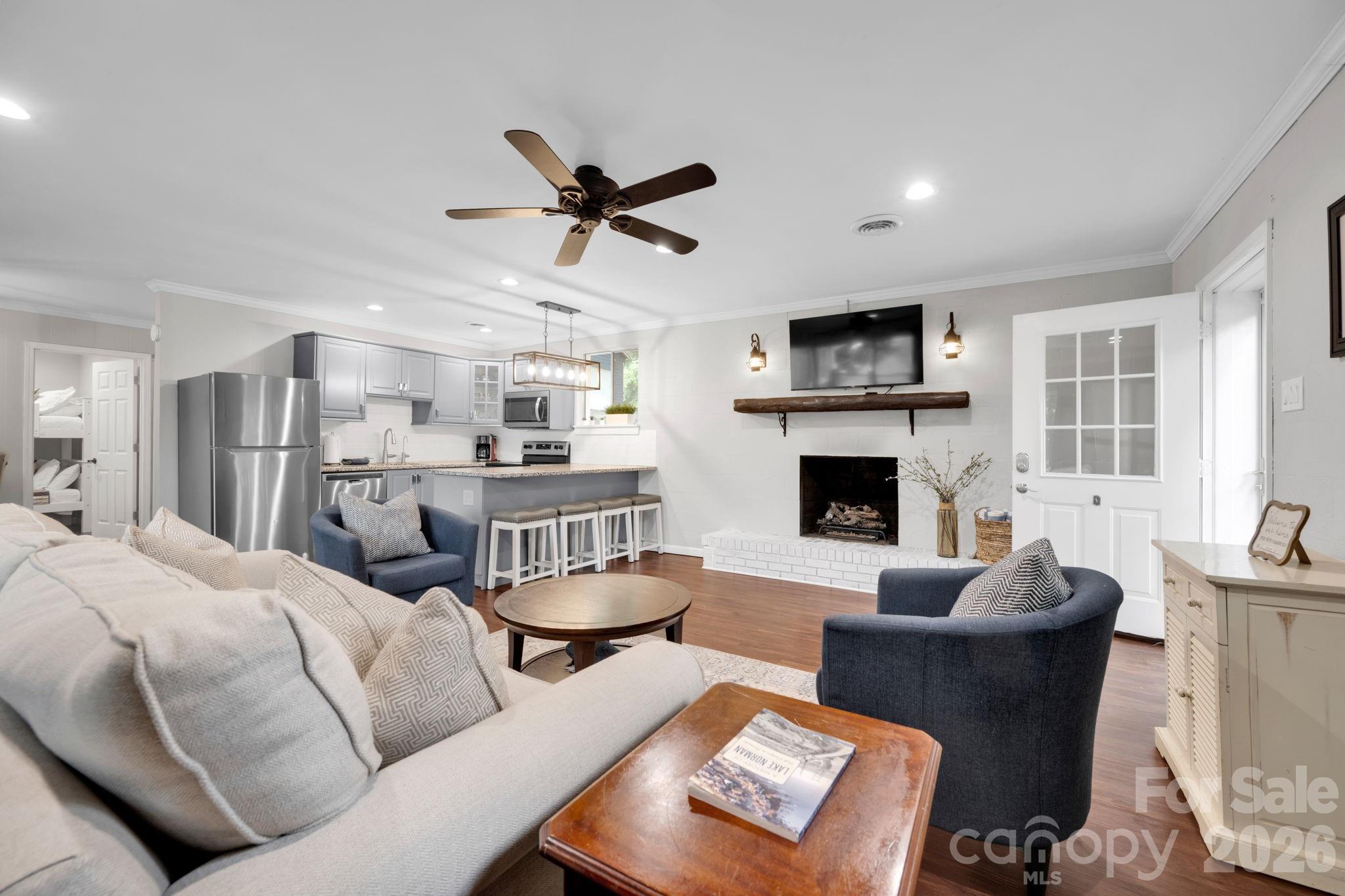 470 Lakeview Shores Loop Property Photo 15