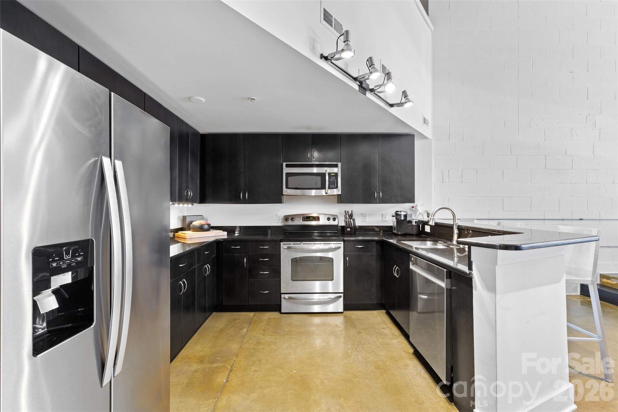 925 Westmere Avenue Property Photo 10