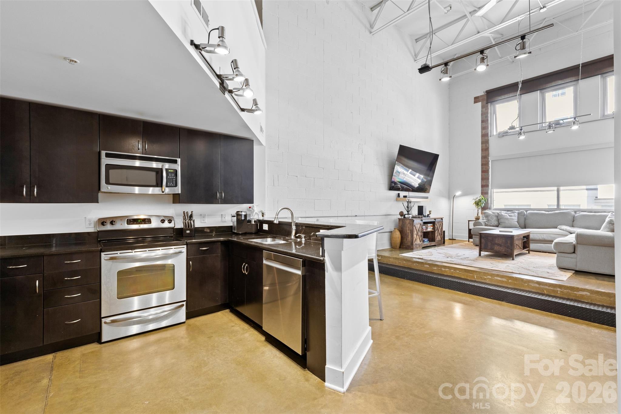 925 Westmere Avenue Property Photo 11