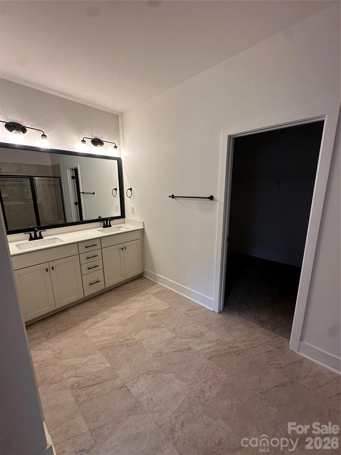1063 Penarth Drive 76 Property Photo 12
